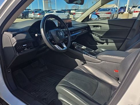 Used 2023 Honda Accord Touring image 17