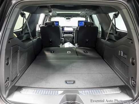 New 2026 Chevrolet Suburban Premier image 23
