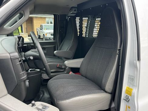 Used 2025 Chevrolet Express 2500 w/ Driver Convenience Package RWD image 28
