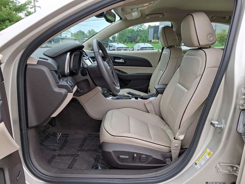 Used 2014 Chevrolet Malibu LT FWD image 16