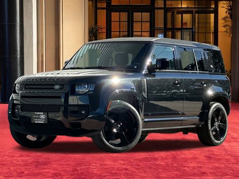 Used 2023 Land Rover Defender 110 V8 image 1