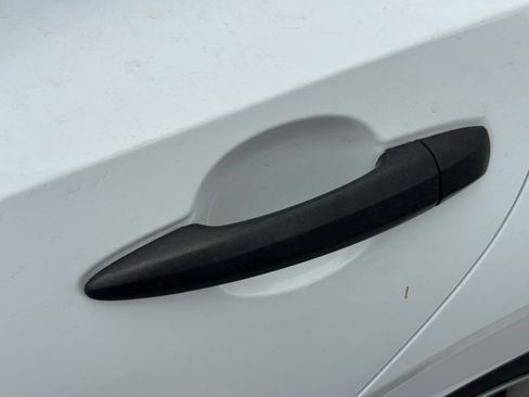 Used 2024 Nissan Sentra S FWD image 9