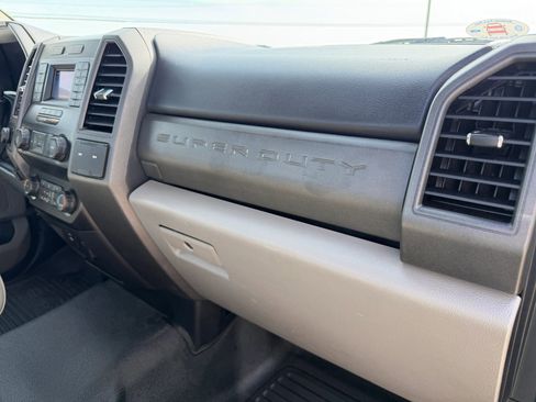 Used 2020 Ford F250 XL w/ STX Appearance Package RWD image 26