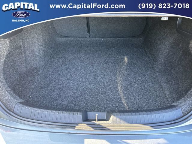 Used 2025 Volkswagen Jetta SE FWD image 16