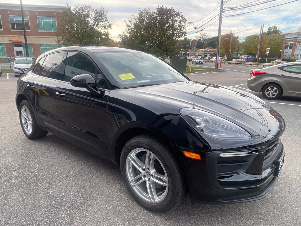 Used 2023 Porsche Macan AWD/4WD image 4