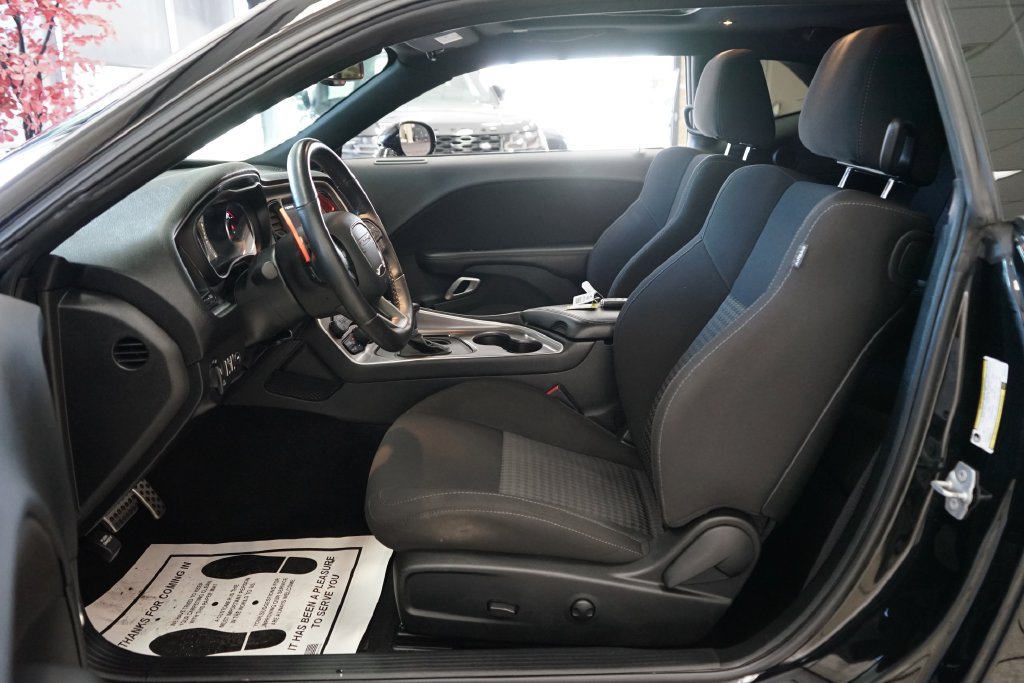Used 2022 Dodge Challenger R/T w/ Performance Handling Group RWD image 28
