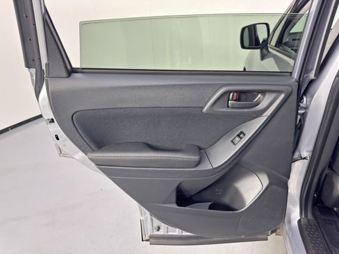 Used 2016 Subaru Forester 2.5i Premium w/ All-Weather Package image 38