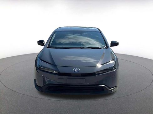 Used 2025 Toyota Prius LE FWD image 4