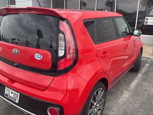 Used 2018 Kia Soul ! image 7