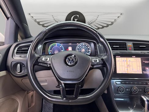 Used 2019 Volkswagen e-Golf SEL Premium FWD image 12
