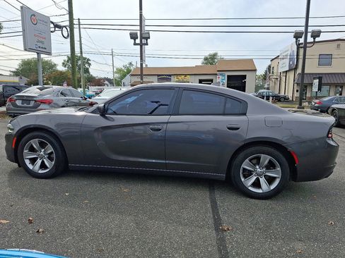 Used 2016 Dodge Charger SXT image 7