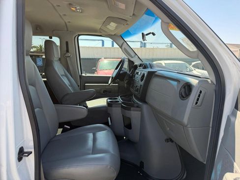 Used 2009 Ford E-350 and Econoline 350 Extended Wagon Super Duty RWD image 21