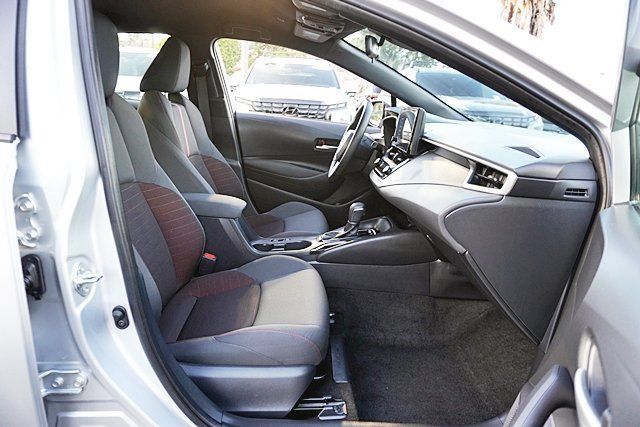 Used 2026 Toyota Corolla SE FWD image 18