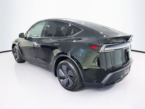 Used 2026 Tesla Model Y 2WD image 29