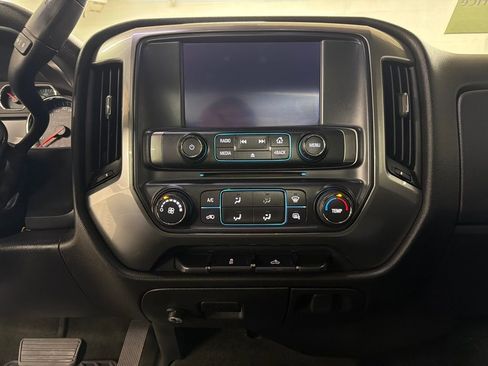 Used 2018 Chevrolet Silverado 1500 LT image 22