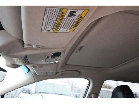 Used 2018 Subaru Outback 2.5i Limited image 27