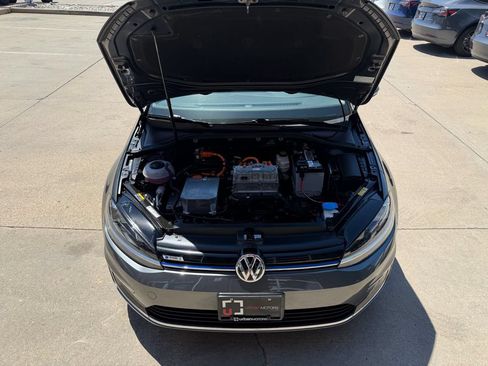 Used 2019 Volkswagen e-Golf SE w/ Driver Assistance Package FWD image 20