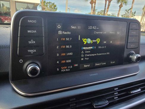 Used 2021 Kia Telluride LX image 10