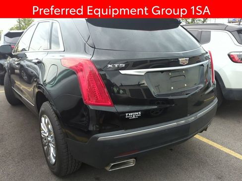 Used 2017 Cadillac XT5 FWD image 4
