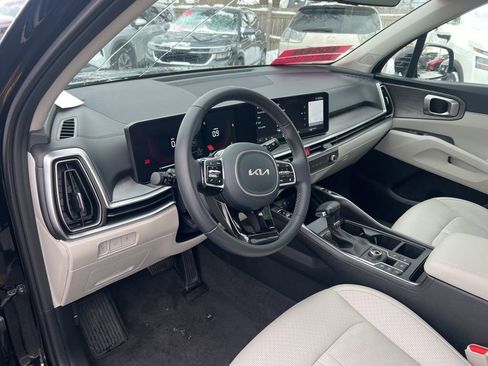 Certified 2025 Kia Sorento X-Line EX image 6