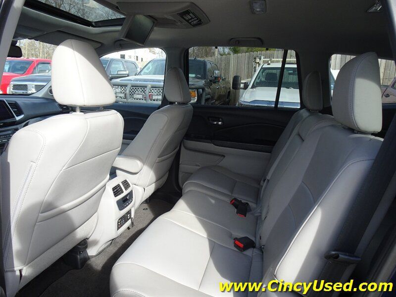 Used 2017 Honda Pilot Touring image 12