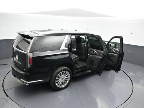 Used 2024 Cadillac Escalade Premium Luxury AWD/4WD image 51