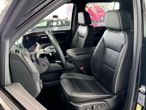 Used 2025 Chevrolet Tahoe Premier AWD/4WD image 8