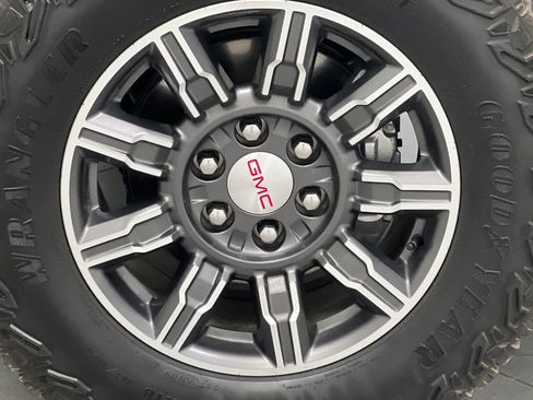 Used 2025 GMC Sierra 1500 AT4 AWD/4WD image 66