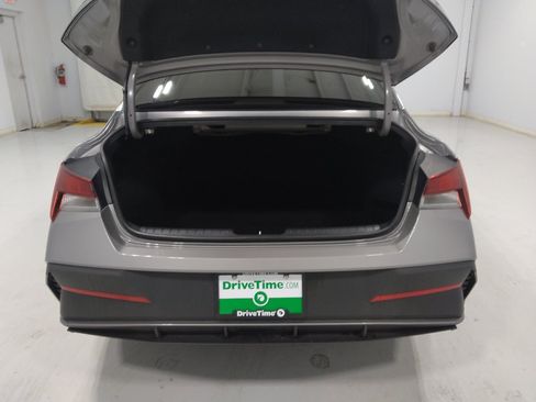 Used 2025 Hyundai Elantra Sport FWD image 29
