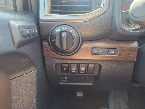 Used 2017 Nissan Titan Platinum Reserve AWD/4WD image 24