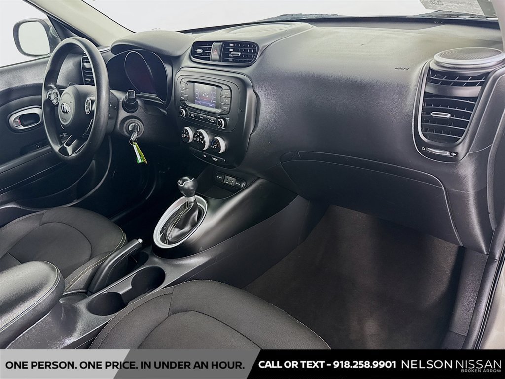 Used 2016 Kia Soul + FWD image 26