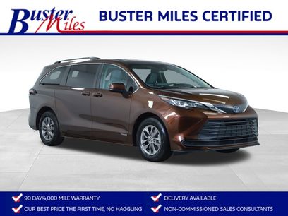 Used 2021 Toyota Sienna LE w/ LE Plus Package