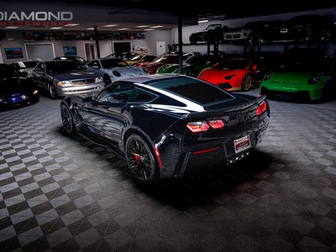 Used 2015 Chevrolet Corvette Z06 w/ 3LZ Preferred Equipment Group RWD image 4