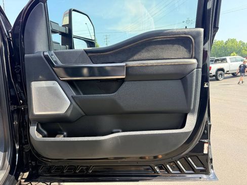 Used 2024 Ford F250 Platinum w/ Tremor Off-Road Package AWD/4WD image 43