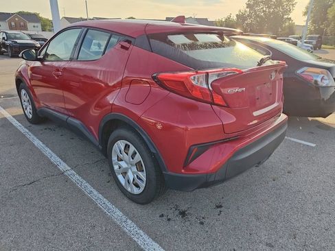 Used 2020 Toyota C-HR LE FWD image 4