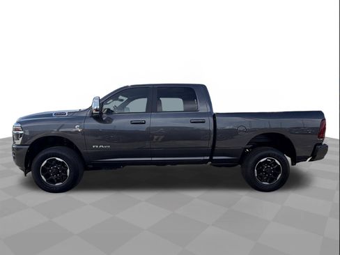 Used 2025 RAM 2500 Laramie AWD/4WD image 2