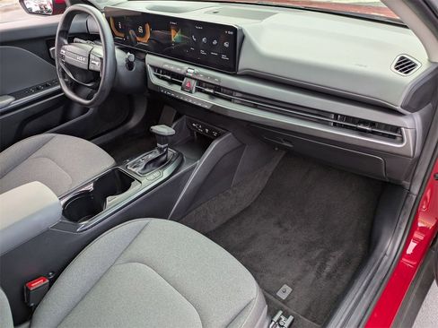 Used 2025 Kia K4 LXS image 29