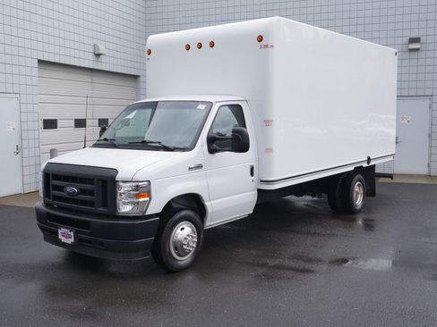 Certified 2025 Ford E-450 and Econoline 450 Super Duty w/ Power Equipment Group RWD image 2