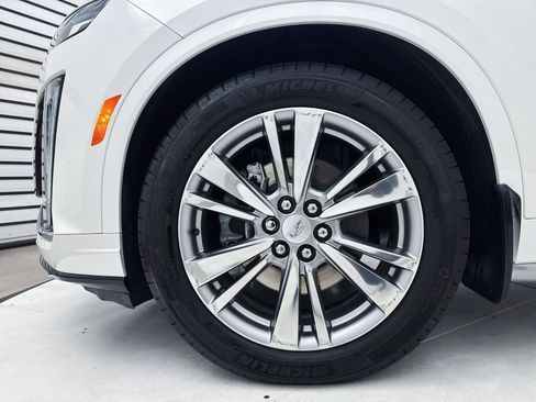 Used 2023 Cadillac XT6 Premium Luxury image 17