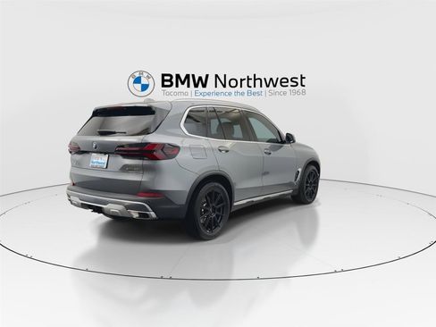 Used 2024 BMW X5 xDrive40i w/ Executive Package AWD/4WD image 3