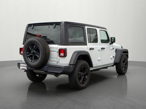Used 2022 Jeep Wrangler Unlimited Sport AWD/4WD image 7