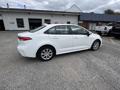 Used 2024 Toyota Corolla LE image 7