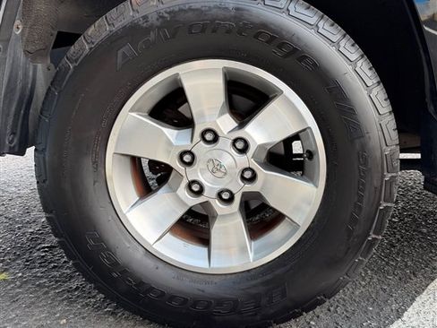 Used 2011 Toyota 4Runner SR5 w/ Convenience Pkg RWD image 13