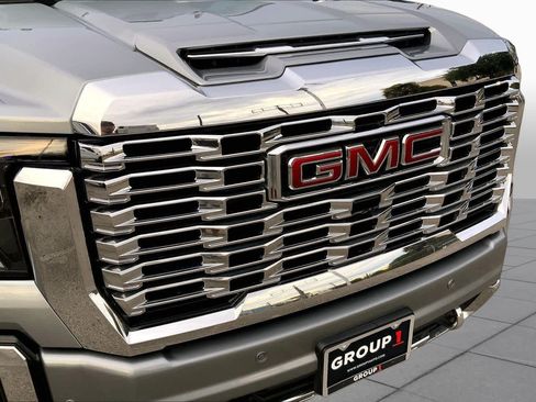 Used 2024 GMC Sierra 2500 Denali w/ Denali Reserve Package AWD/4WD image 30