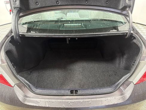 Used 2016 Toyota Camry LE image 18