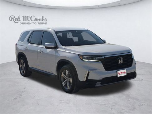 Used 2025 Honda Pilot EX-L image 10