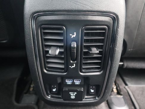 Used 2018 Jeep Grand Cherokee Limited image 41