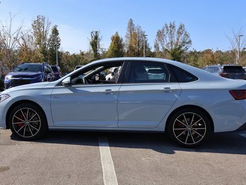 Certified 2025 Volkswagen Jetta GLI Autobahn image 4