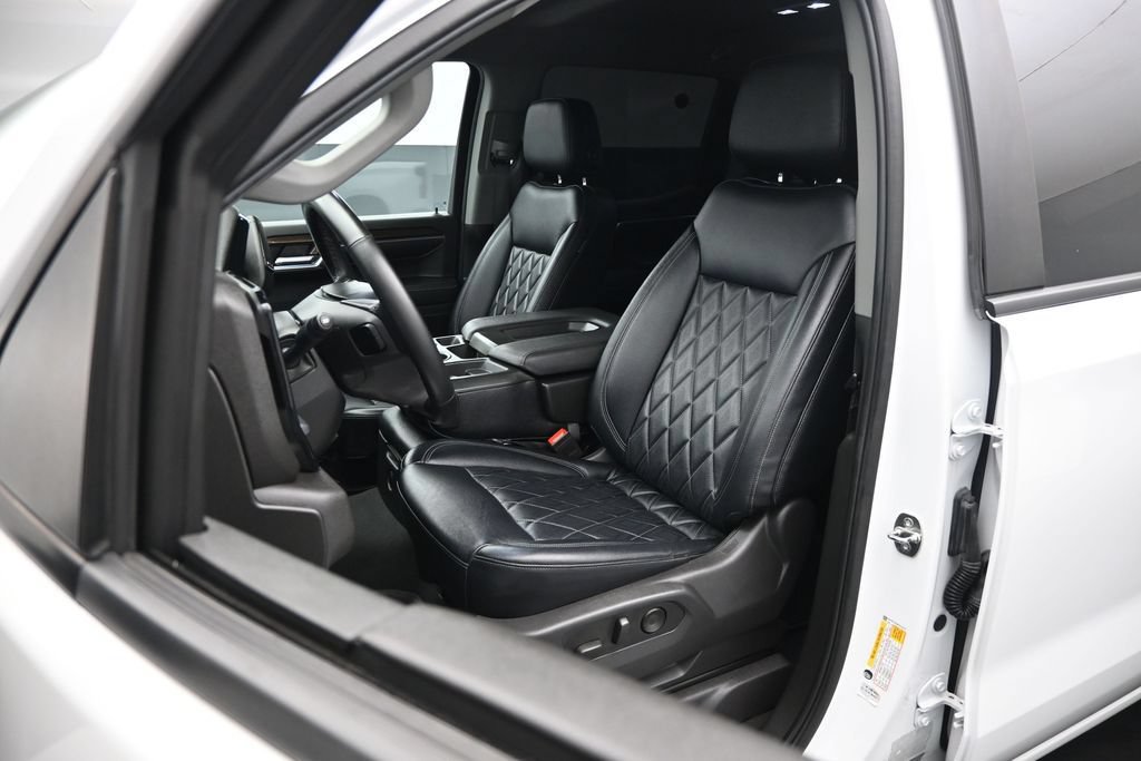 Used 2023 Chevrolet Silverado 1500 LT RWD image 8