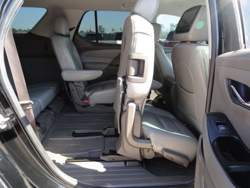 Used 2019 Chevrolet Traverse LT image 9